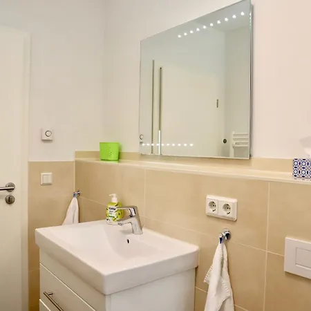 Haus Sonne 5 * טיסואו